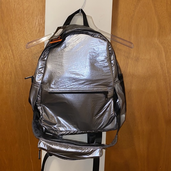 🔘NWT RBX Metallic Silver 2 in 1 Backpack - Picture 10 of 16